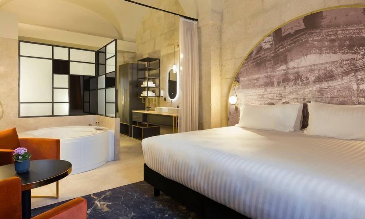 Nimes City Centre Apartment | À deux pas des Arènes | Spa & restaurant sur place