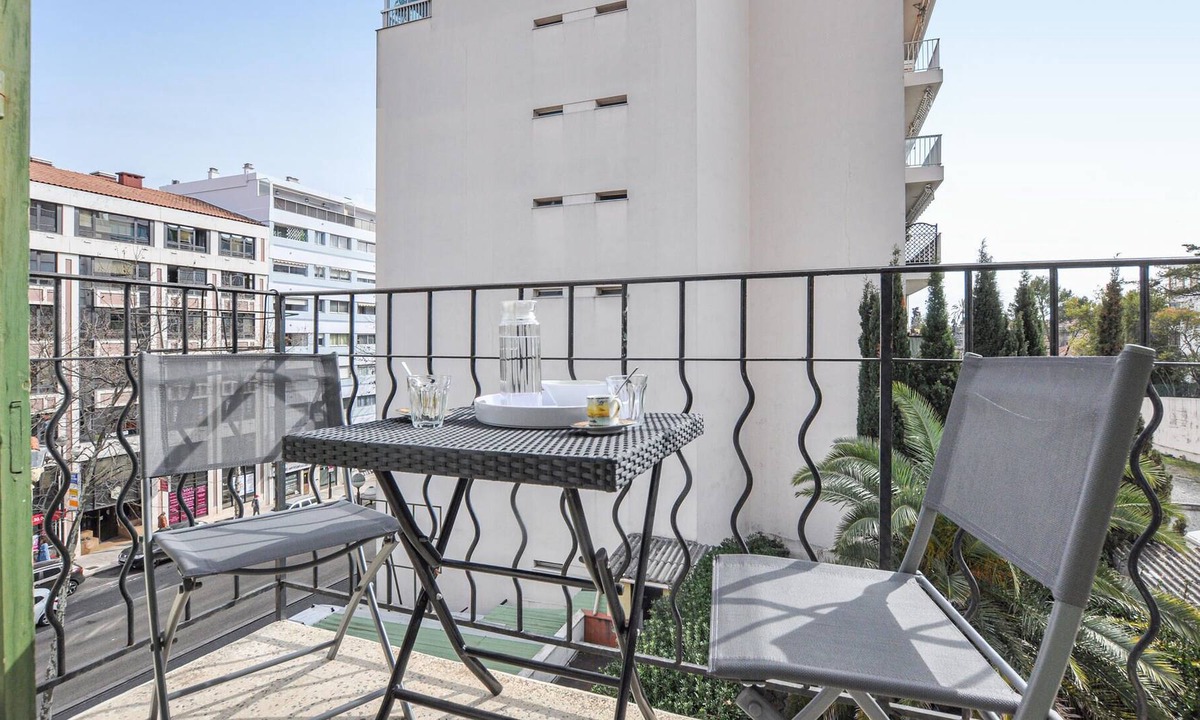 Carnot Apartment | 1 bedroom accommodation in Cannes
