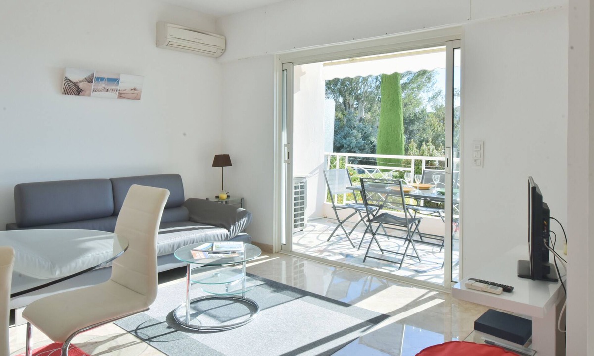 California - Pezou Apartment | 1-Br Sea view Luxury Residential with pool