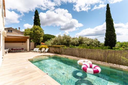Boujan-sur-Libron Villa | 12-Guest Private Pool Villa near Béziers