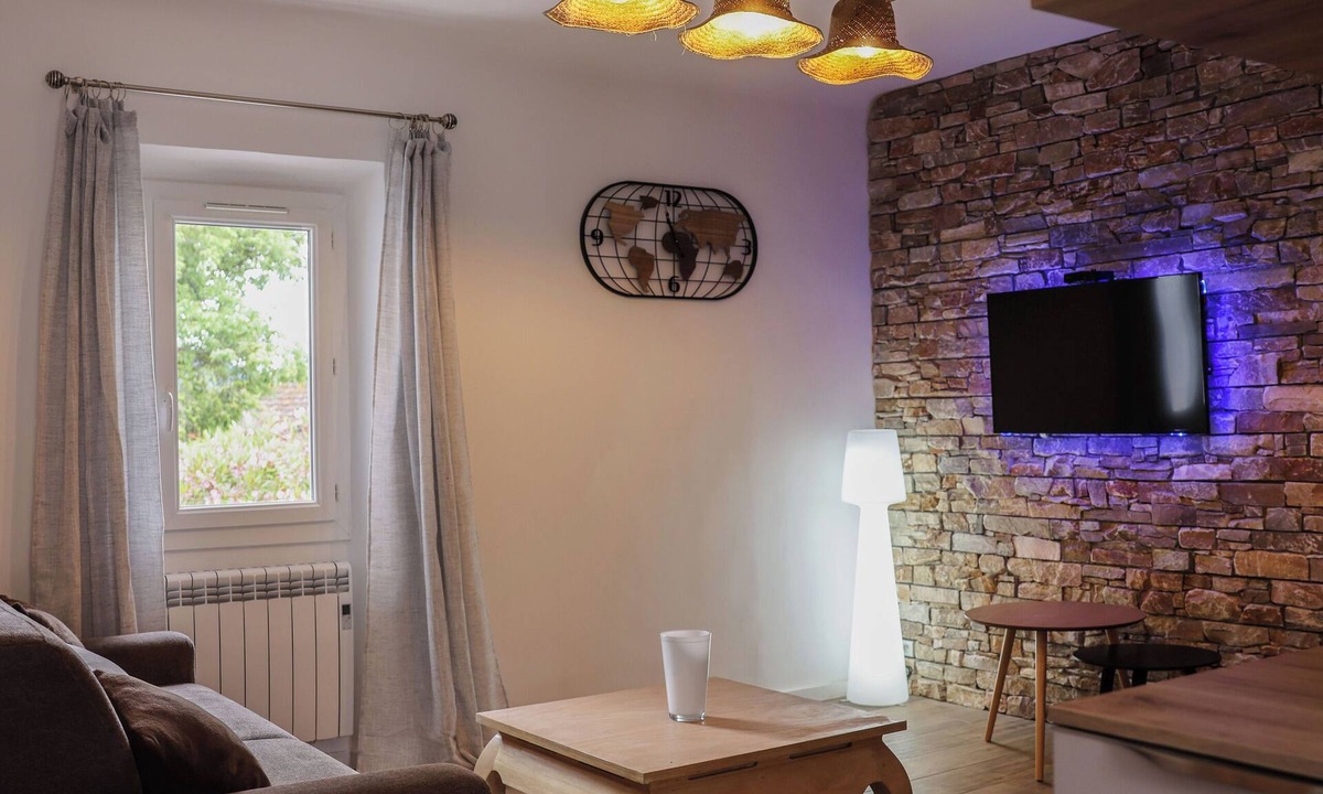 Les Lecques Apartment | 150 meters from the beach, pleasant T2 40m ², quiet, renovated, close to everything