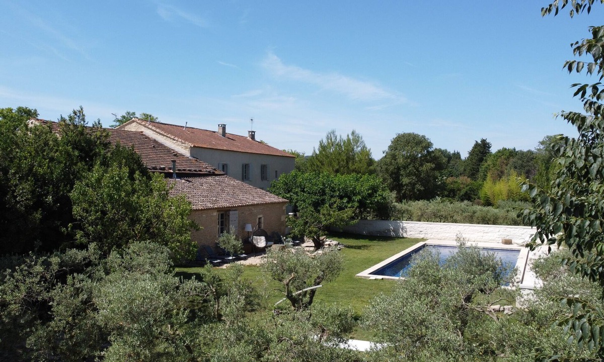 Saint-Etienne-du-Gres House | 18th century Provencal farmhouse - semi-detached - with exclusive pool area