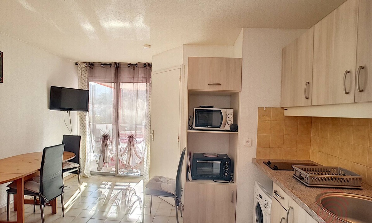 Lamalou-les-Bains Apartment | 1BR Flat with terrace, parking and wifi in Lamalou