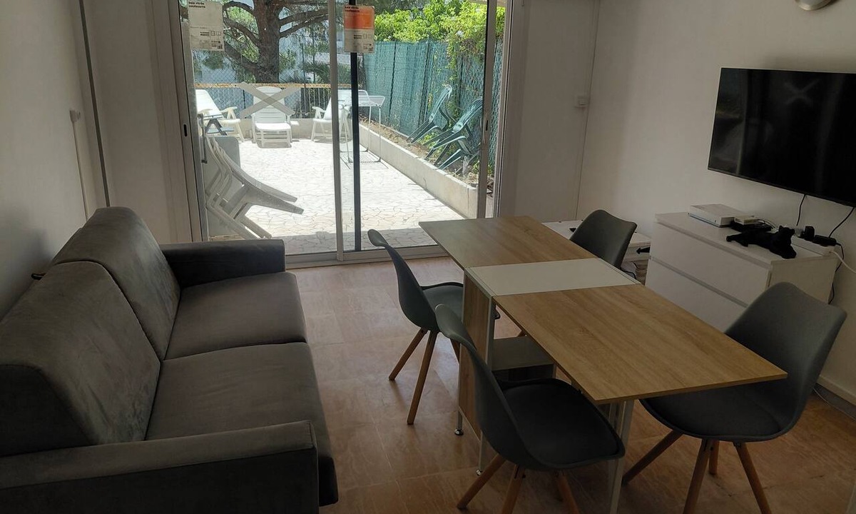 Carnot Apartment | 2-room apartment with a terrace