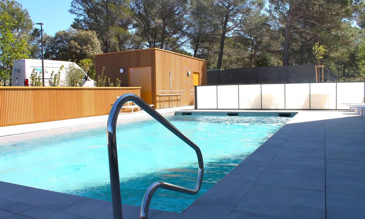 Signes Hotel | 2 Units w/Free Parking & Pool Access| Close to OK Corral - 6.1 miles