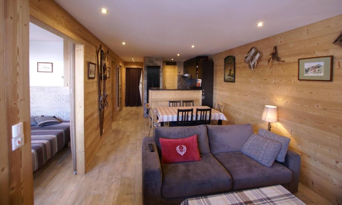 Pra Loup Apartment | 200m from resort center, 5th floor, balcony, tv, ski locker, 45m², Pra Loup