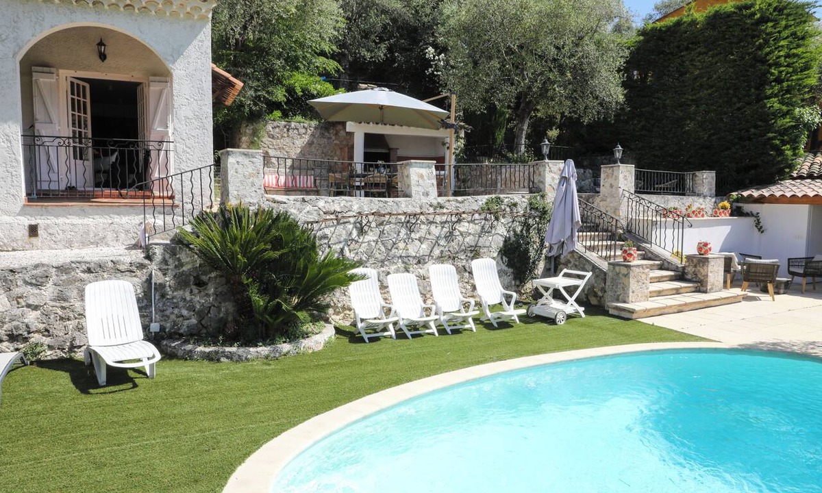 Saint-Blaise House | 220-square-meter villa with a private pool