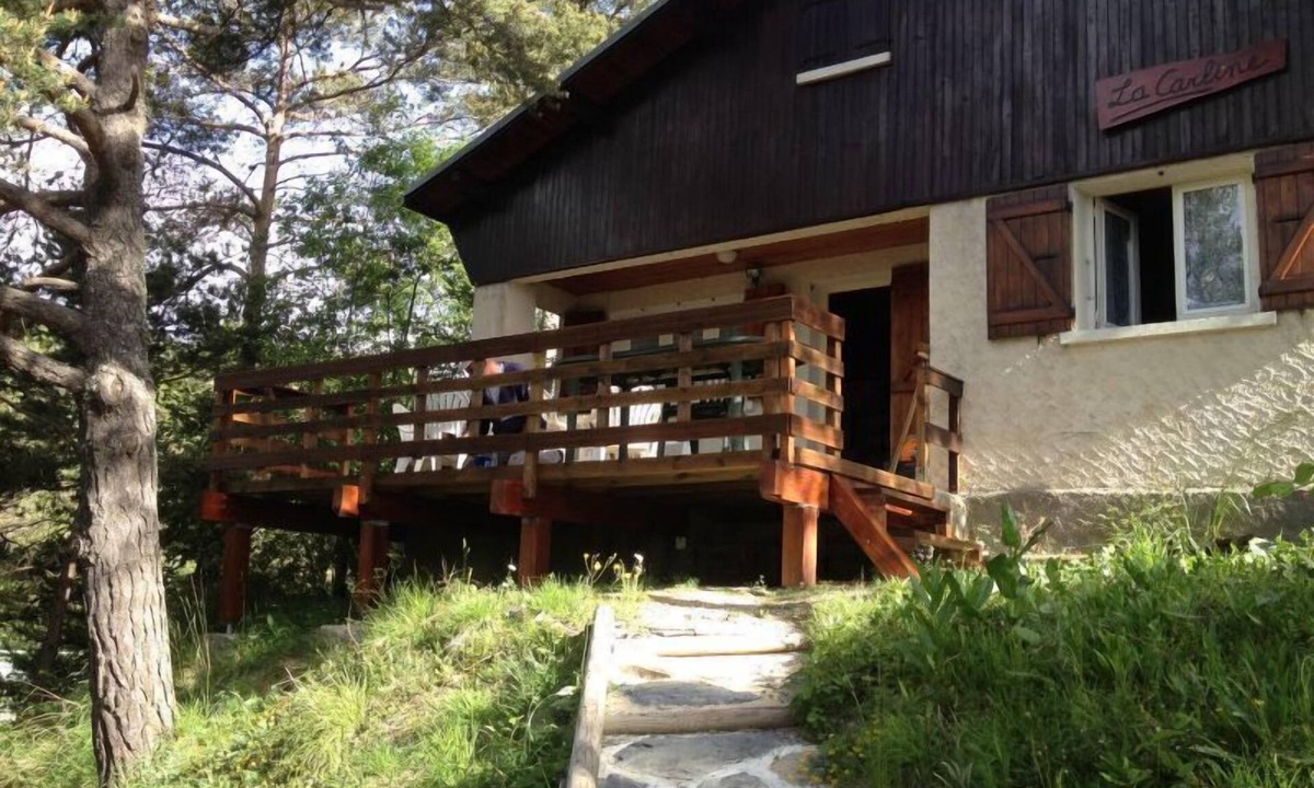 Montclar Ski Chalet | 3* Chalet 'La Carline' at 1250m altitude