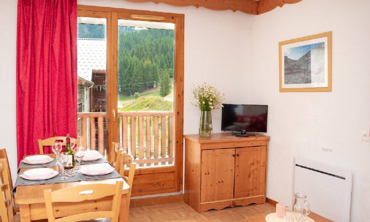 Puy-Saint-Vincent Apartment | 3-Room Apartment for 6 with Balcony in Puy-Saint-Vincent