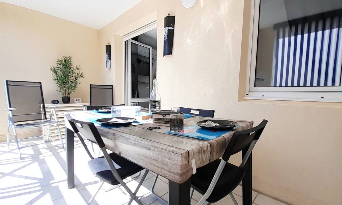 Palavas-les-Flots Apartment | 3-star apartment 100 meters from the beach, with a terrace, parking, and Wi-Fi - Palavas (right bank)