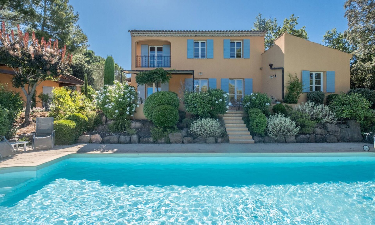 La Motte Villa | 4-BEDROOM PRIVATE VILLA WITH POOL AND GARDEN (N°449)