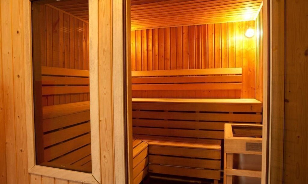Jausiers Apartment | 4th floor, swimming pool, hammam, parking, tv, 35m², Pra Loup