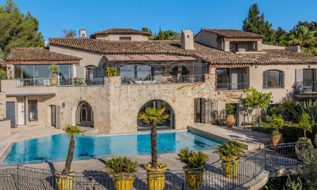 Mougins House | 550-square-meter vacation rental home in Mougins
