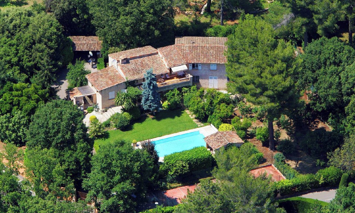Roquefort-les-Pins House | 6-bedroom villa with a multi-sport field and a pool in Valbonne