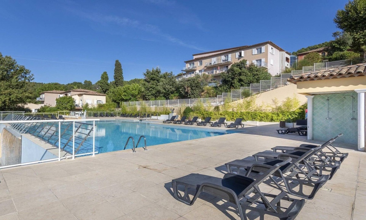 Callian Apartment | 6-Guest Apartment with Fitness Room