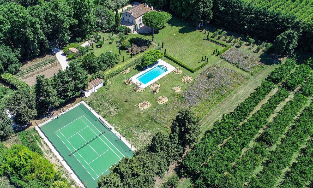 Saint-Andiol House | 7 to 9BR/7BA House w Pool, Tennis, AC, 8 Acres -St Remy - Fully serviced option