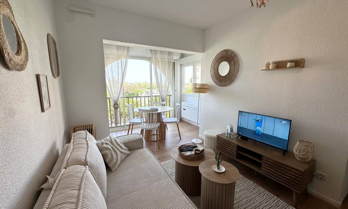 Palavas-les-Flots Apartment | A 4 to the sea with air conditioning and parking