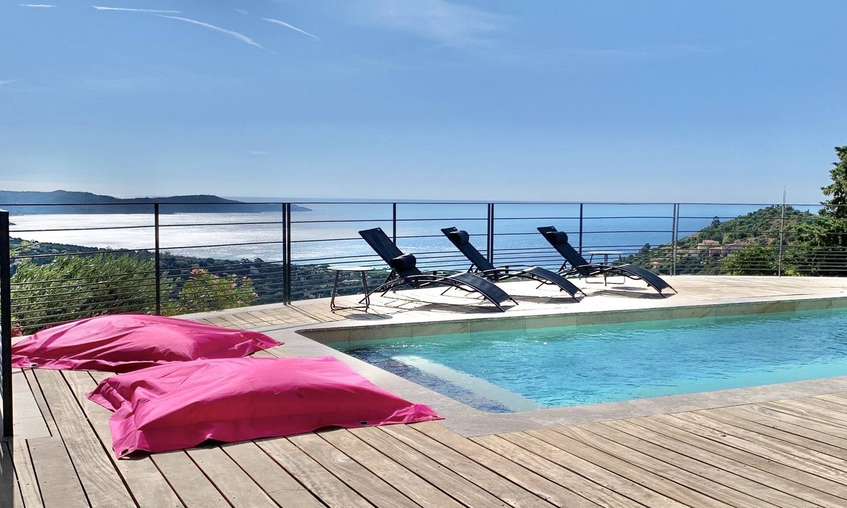 Cavalaire-sur-Mer Villa | A breathtaking view ! Discover Villa "The View"