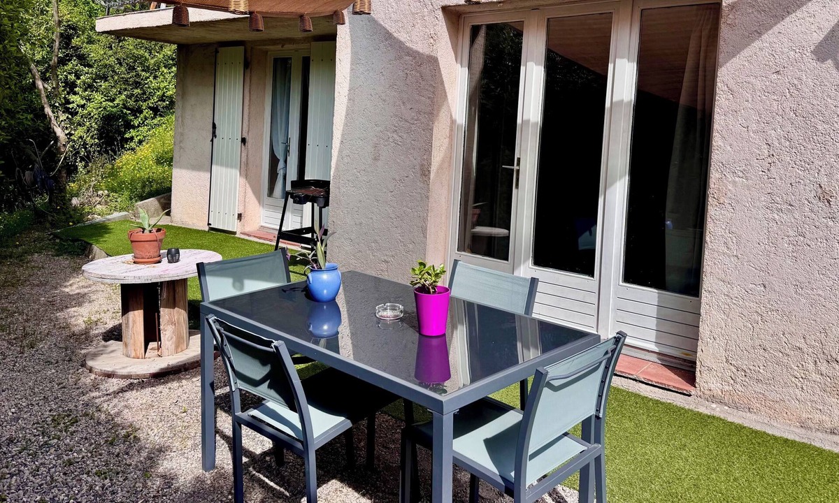 Montauroux Apartment | A charming and spacious two-room apartment with a private garden in the heart of the hilltop villages