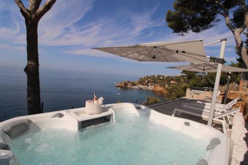 Ensues-la-Redonne House | A couper le souffle