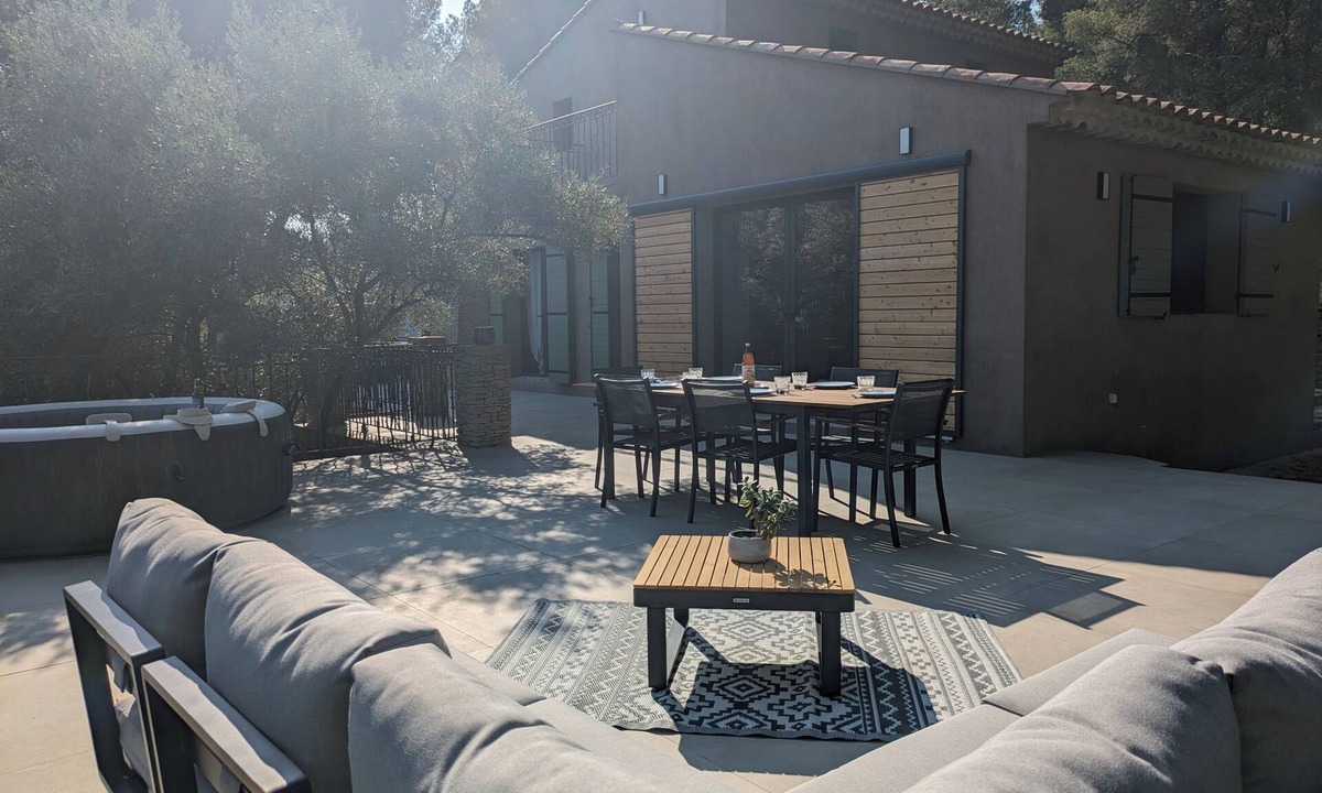 Ceyreste Villa | A haven of peace between sea and pine forest
