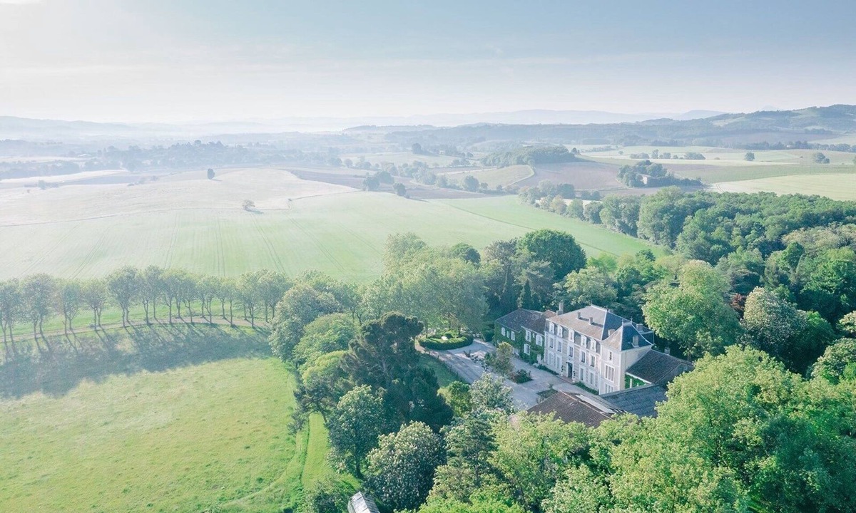 Mazerolles-du-Razes Apartment | A peaceful family retreat surrounded by nature: 4-bedroom apartment