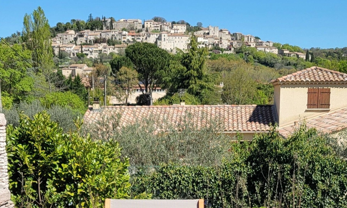 Vezenobres House | A quiet home with a superb view of the historic village and a pool