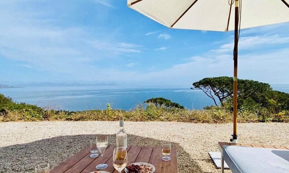 Saint-Tropez House | A villa with a unique ocean view, surrounded by nature and just a stone's throw from the beach
