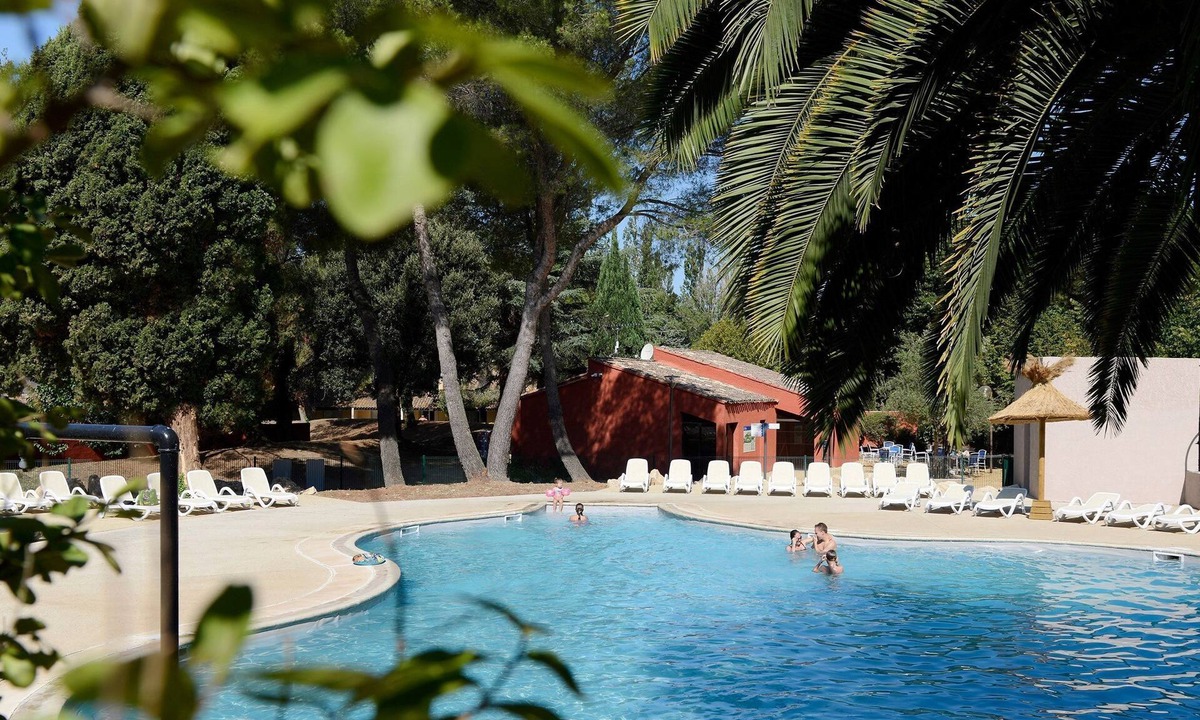 Arles Condo | Accès Mini-Golf, Tennis + Piscine Saisonnière
