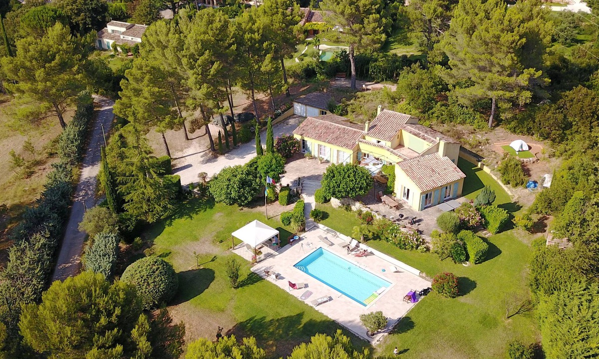 Est Villa | AgarrusAix: 4km from Aix Center, Villa 300m2, 4 Bedrooms Heated Pool (28°C/82°F)
