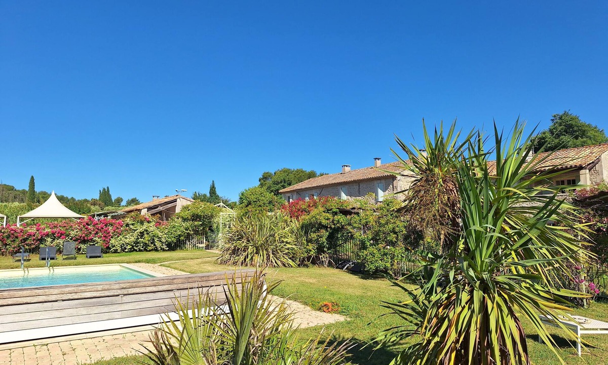 St.-Remy-de-Provence Cottage | Alpilles Cottage Philippe's Farm pool shared