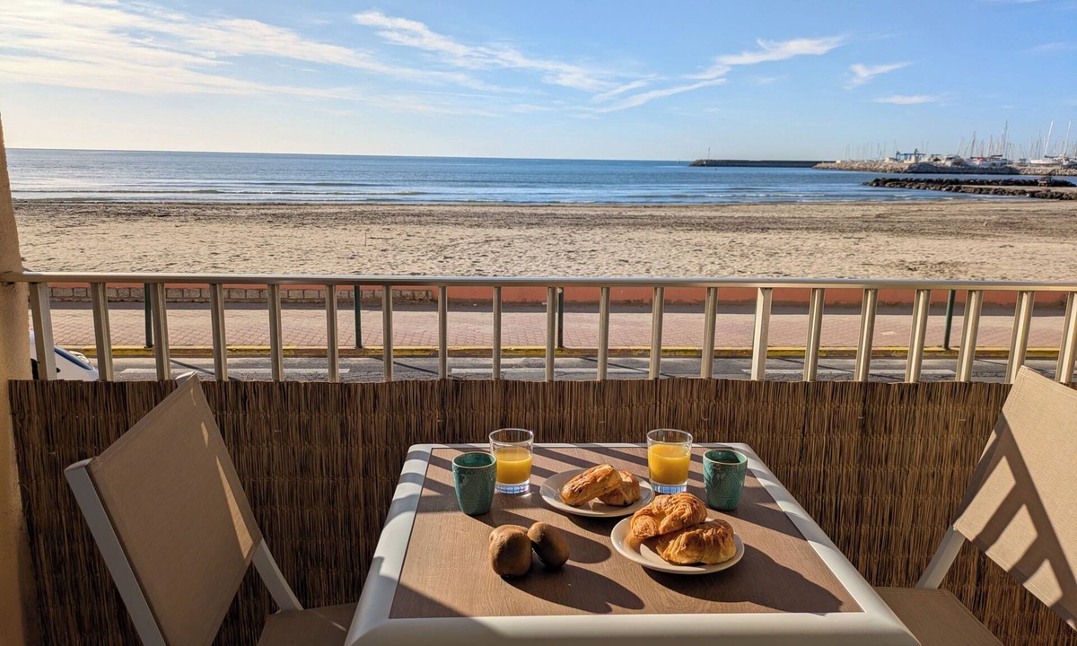Palavas-les-Flots Apartment | Amazing 1BR SEA FRONT