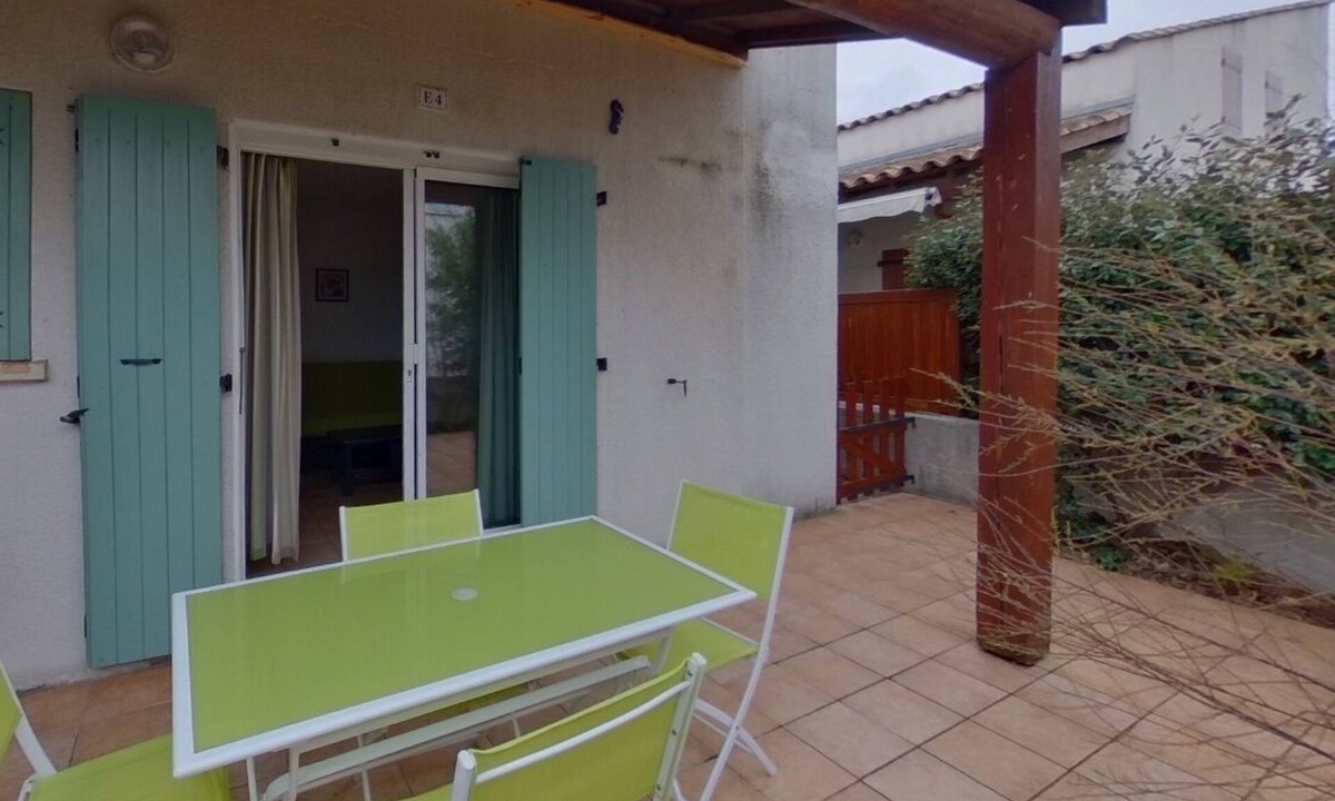 Saintes-Maries-de-la-Mer Apartment | APARTMENT FOR 4 PEOPLE IN RESIDENCE WITH SWIMMING POOL MAS DES MANADIERS