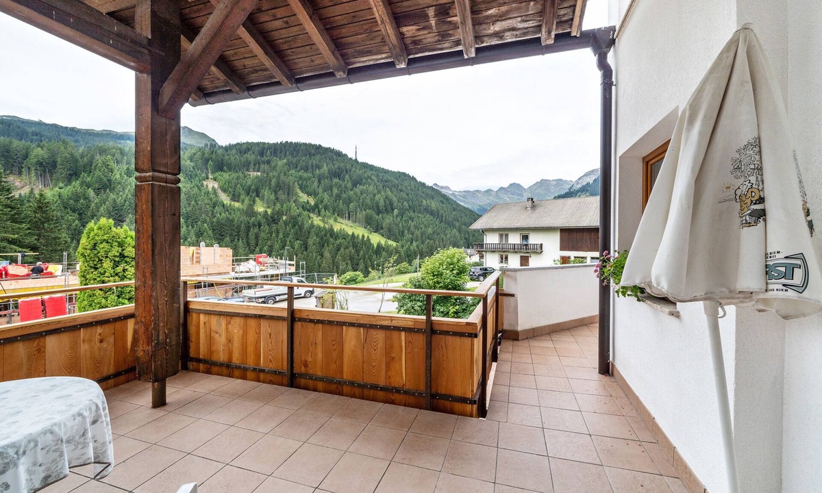 Racines Apartment | Apartment 'Alpenspitz Saxner' with Mountain View, Shared Garden & Wi-Fi