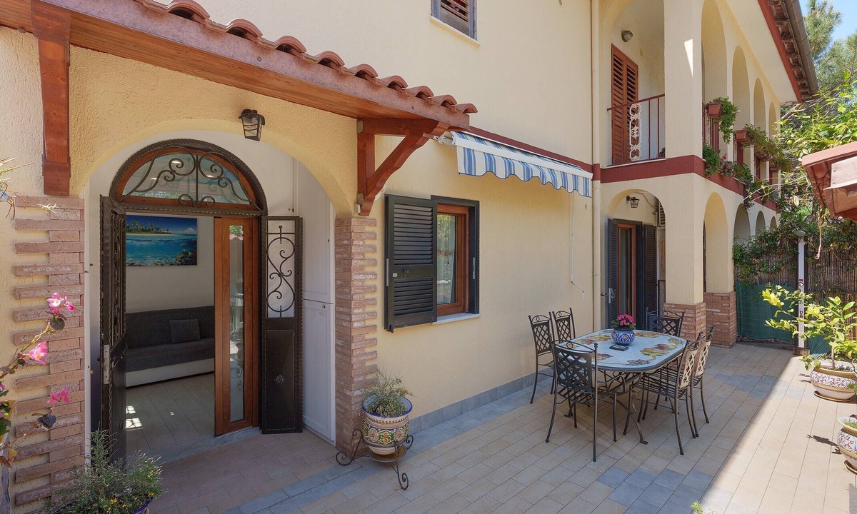 Vico Equense Apartment | Apartment 'Casa Mariateresa' with Mountain View, Wi-Fi and Air Conditioning
