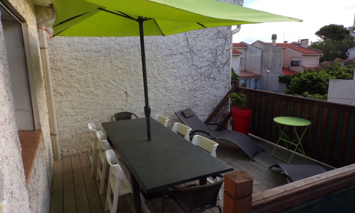 Saint-Pierre-la-Mer Apartment | Apartment F3 St Pierre la mer 100 m from the beach completely renovated