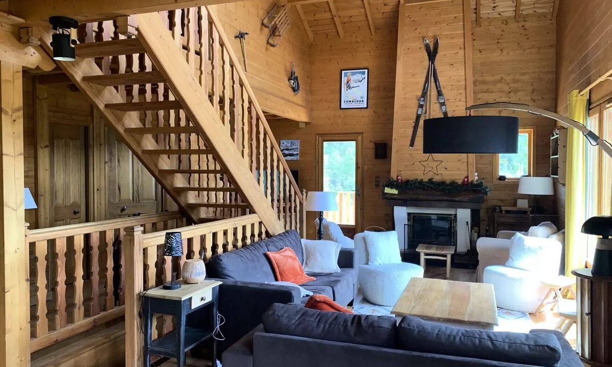 Enchastrayes Ski Chalet | Apartment