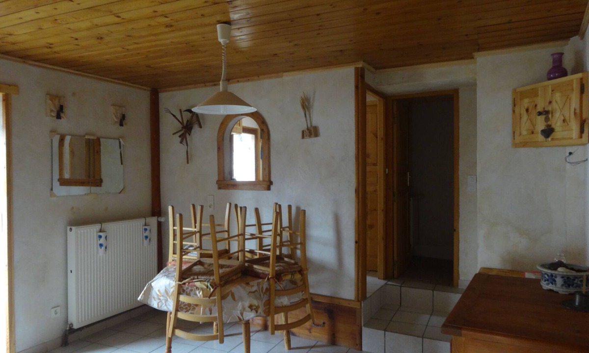 Pelvoux Apartment | Apartment in mountain village 1600 m. In Vallouise.