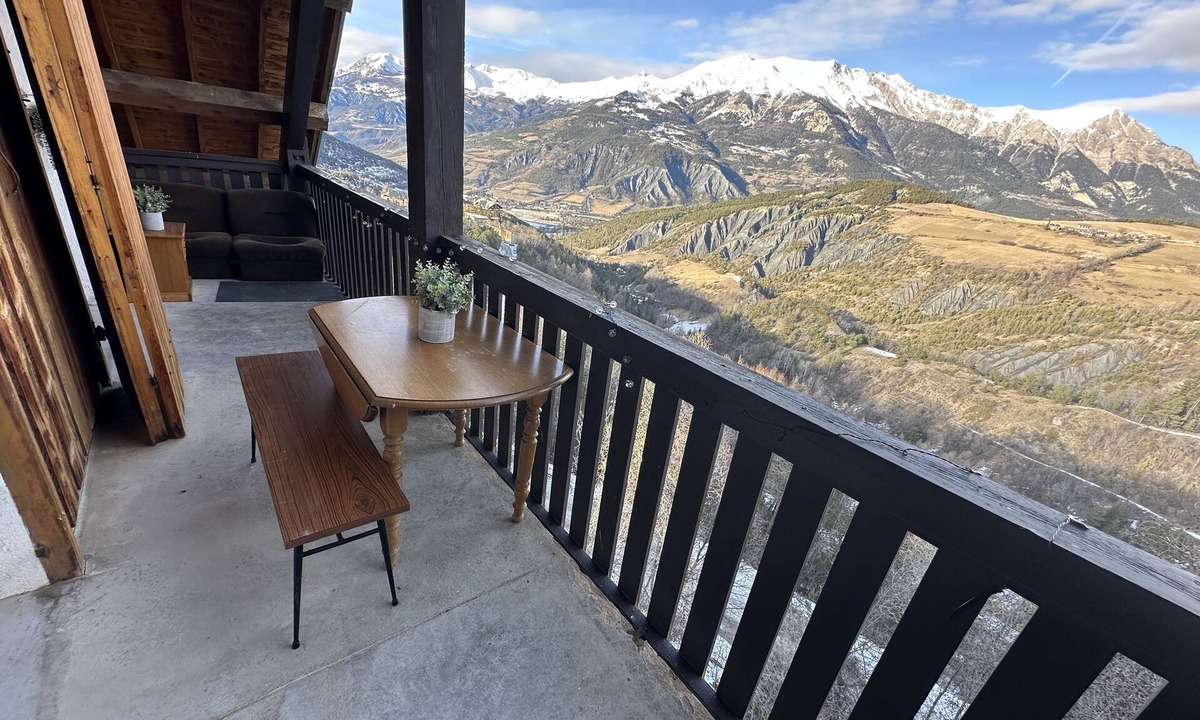Le Sauze Apartment | Apartment in Le Sauze with unobstructed mountain views