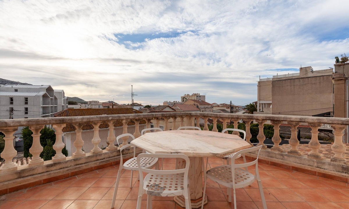 Vielle-Chapelle Apartment | Apartment 'L'Esperance' with Mountain View, Wi-Fi and Air Conditioning