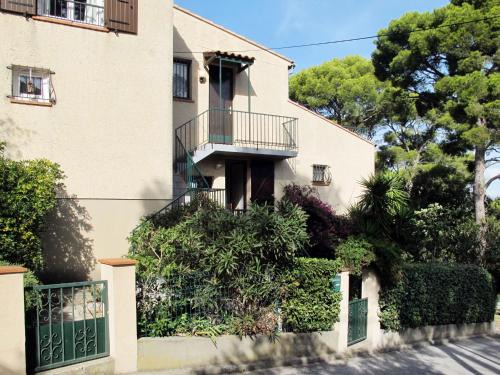 Le Brusc Apartment | Apartment Le Colibri - SFP145 by Interhome