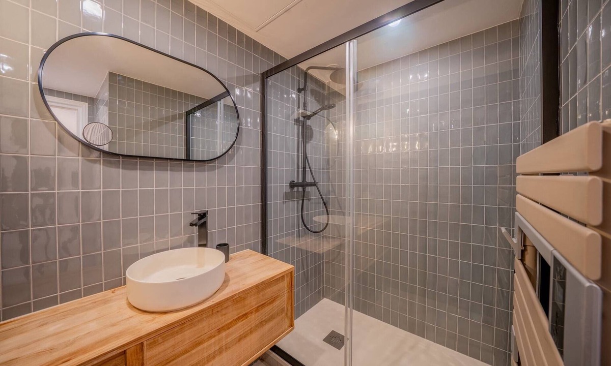 Saint-Tropez City Centre Apartment | Apartment Place des lices -2BDR/6P- Saint Tropez