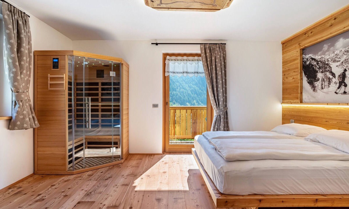 San Bernardo Apartment | Apartment 'Soffio Del Larice With Private Sauna' and Mountain Views