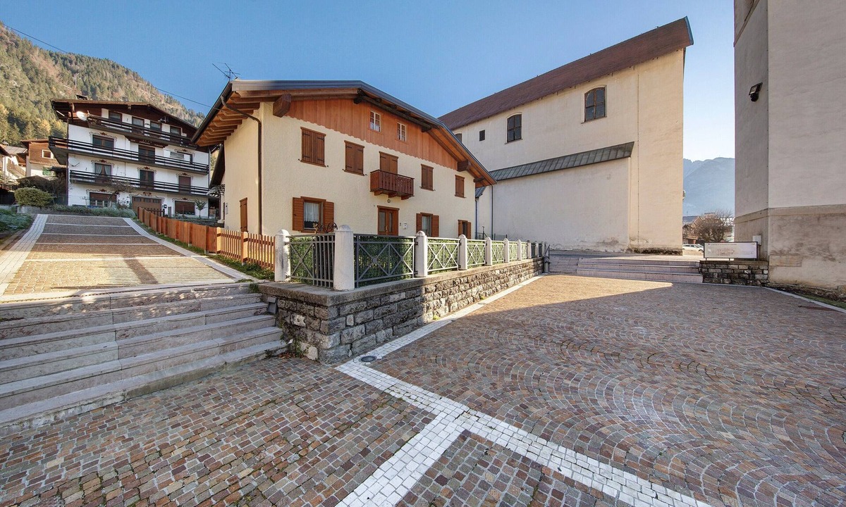 Auronzo di Cadore Apartment | Apartment 'Villa Maria Auronzo' with Mountain View and Private Garden