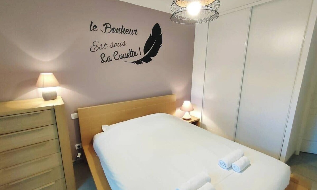Collioure Apartment | Apartment with Pool, Air Conditioning, WiFi, and Garage