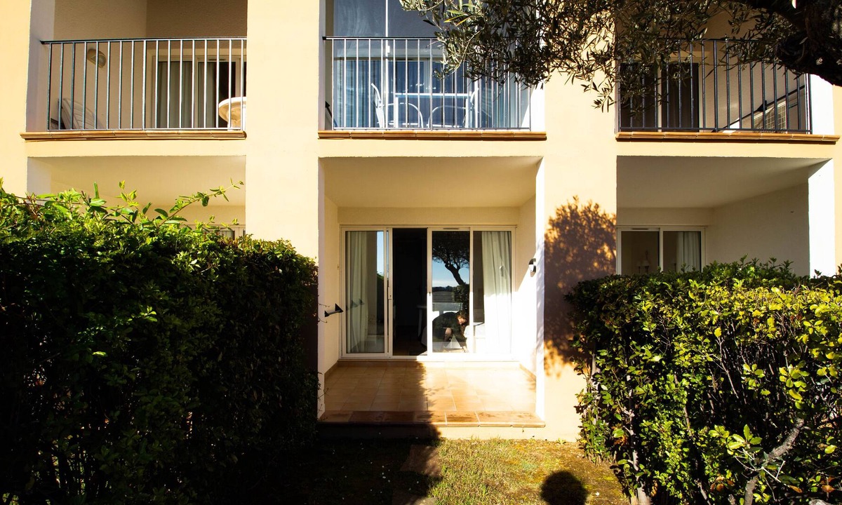 Les Restanques Apartment | Appart 5 pers. in ground garden Grimaud (near St Tropez)