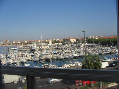 Saint-Raphael Apartment | Appart 6 pièces pour 8 pers. à St Raphaël, centre-ville proche plage - FR-1-226A-43