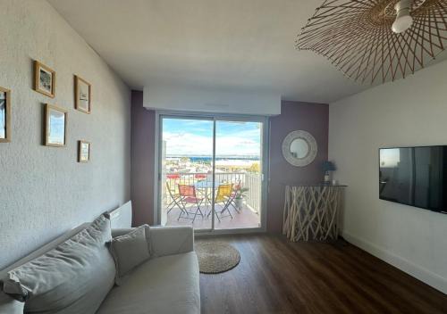 8th Arrondissement Apartment | Appart vue mer et port - 4 pers - plage à pied