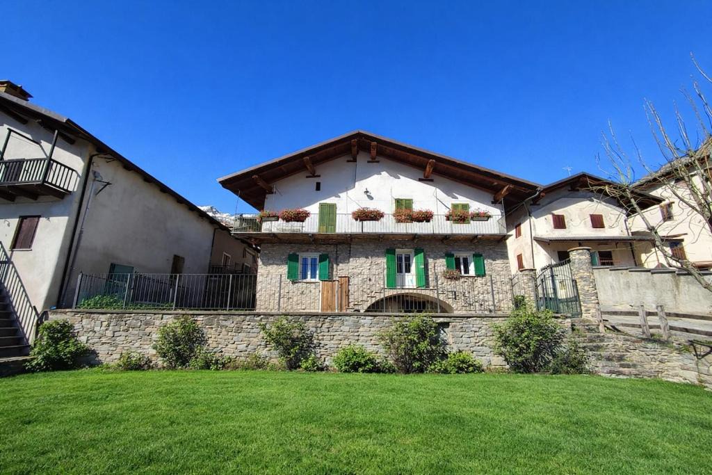 Acceglio Apartment | Appartamento Alta Valle Maira - con giardino privato - La Marchisa