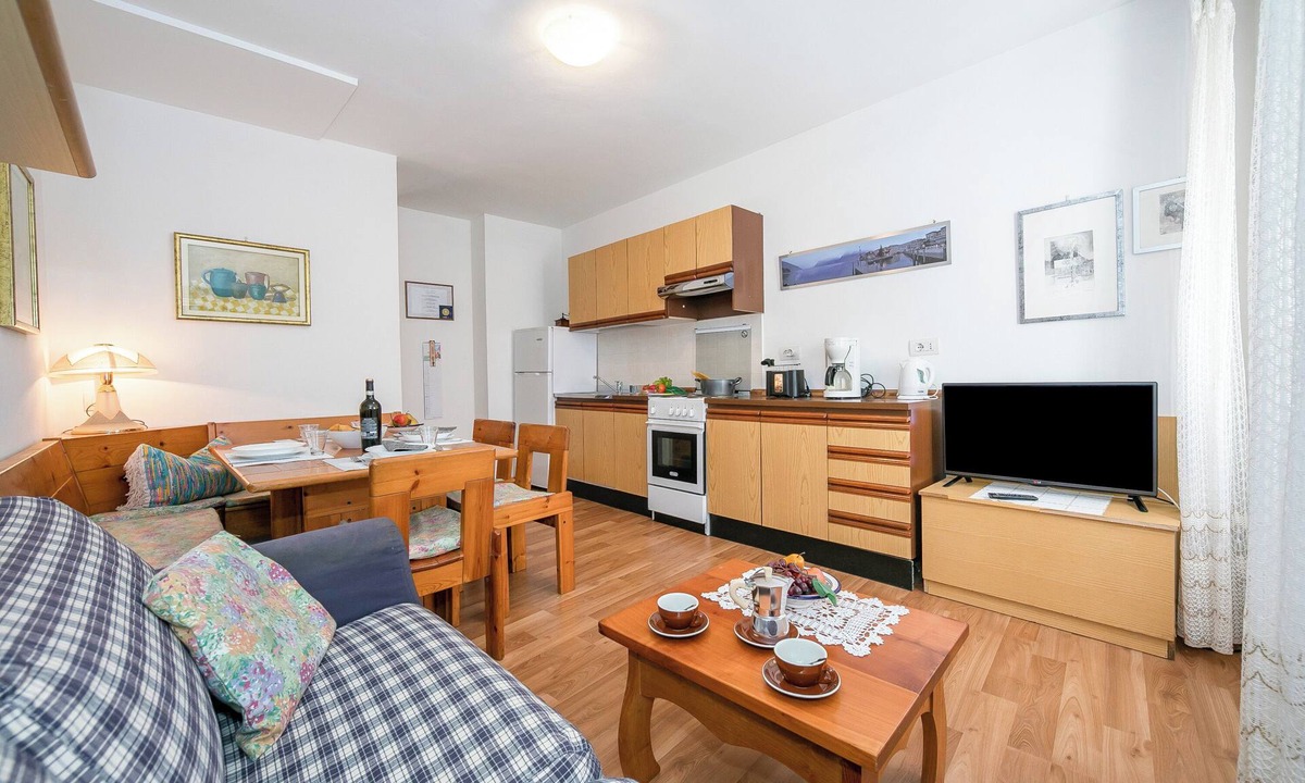 Torbole sul Garda Apartment | Appartamento Miorelli 2 - Apartment for 4, Torbole sul Garda, Italy
